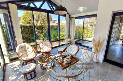 Maison 8 pièces 592800 €