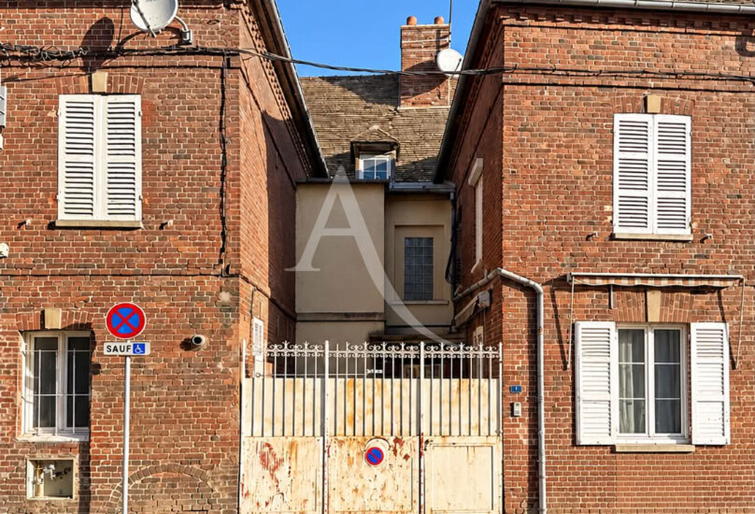 Immeuble Etrepagny Local Appartement Maison — photo 1