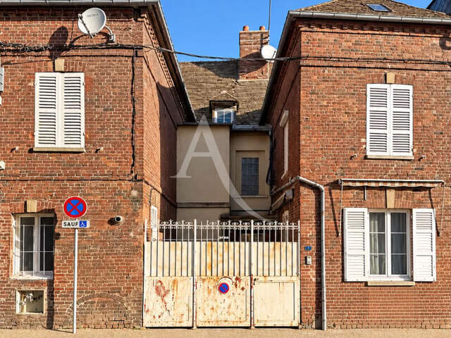 Immeuble Etrepagny Local Appartement Maison — photo du bien