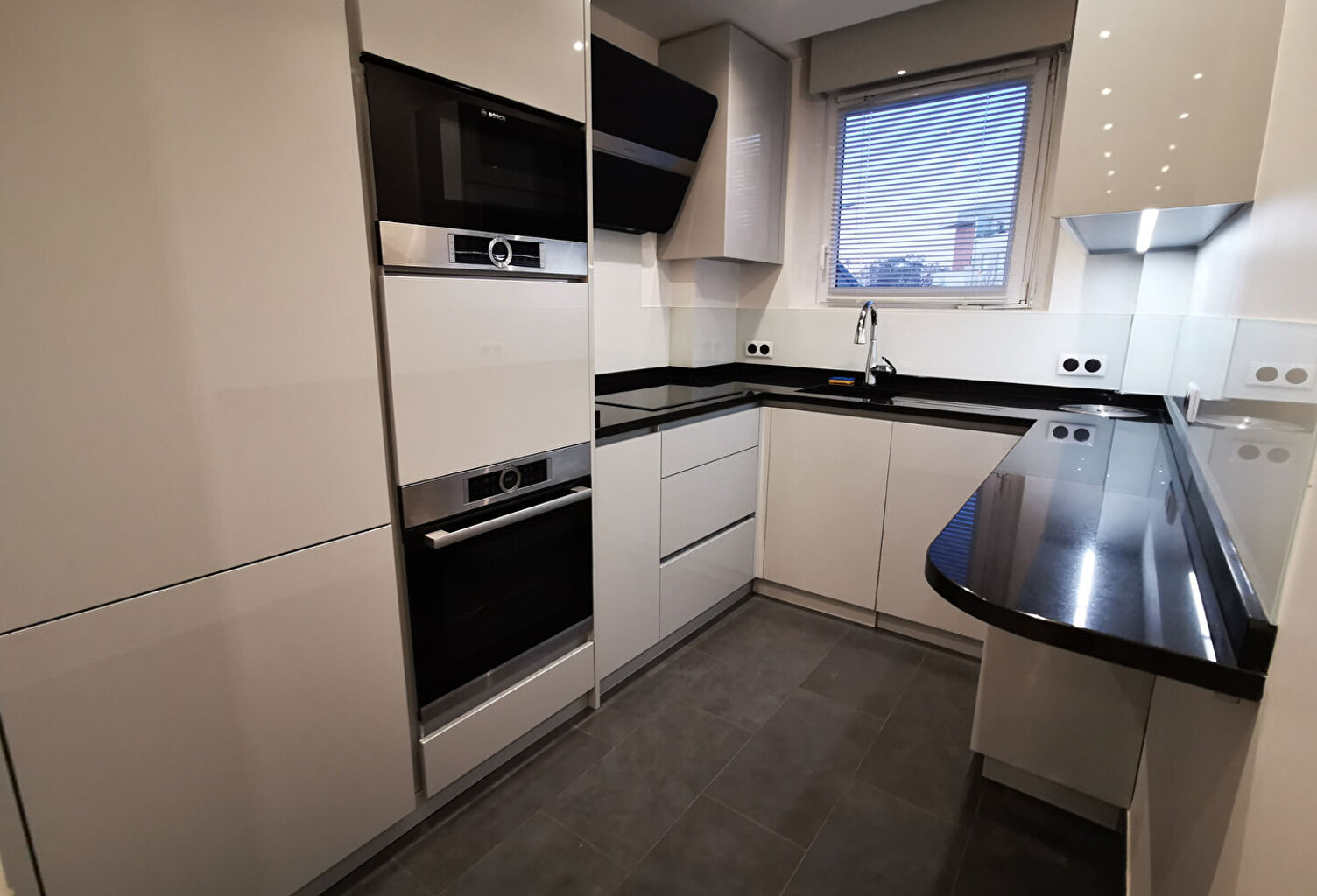 Appartement Nanterre 2 pièce(s) 51.58 m2 — photo 1