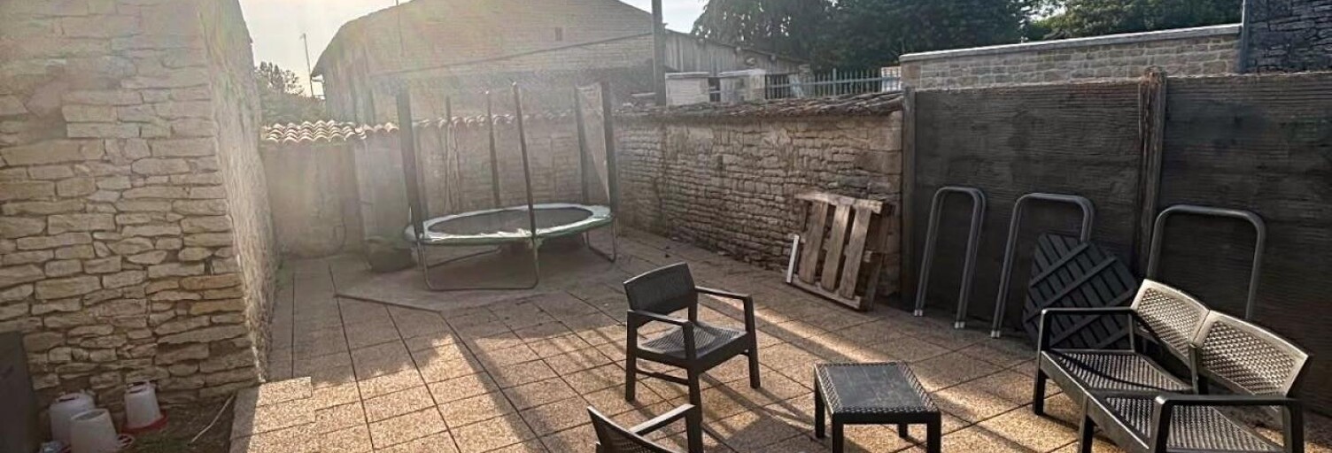 Maison 10 Pièces 228 m² à vendre à Paizay-le-Chapt (79170)