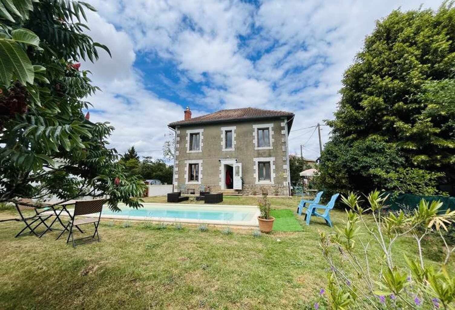 Maison en pierre de 5 pièces principales — photo 1