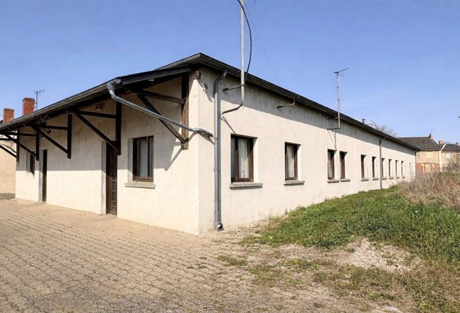 Vente immeuble   Liniez (36150) — photo 1