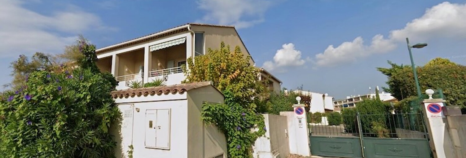 Garage   m² à louer à Saint-Cyr-sur-Mer (83270)