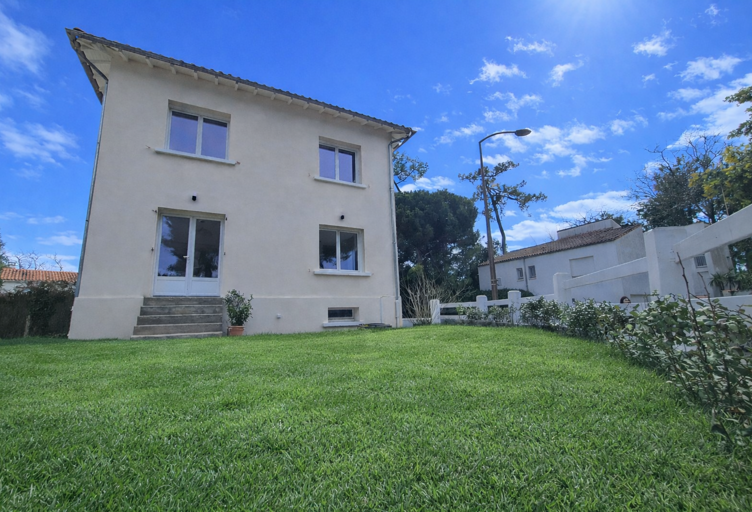ROYAN - QUARTIER DU PARC - 250 M PLAGE - MAISON 3 CHAMBRES AVEC JARDIN ET GARAGE — photo 1