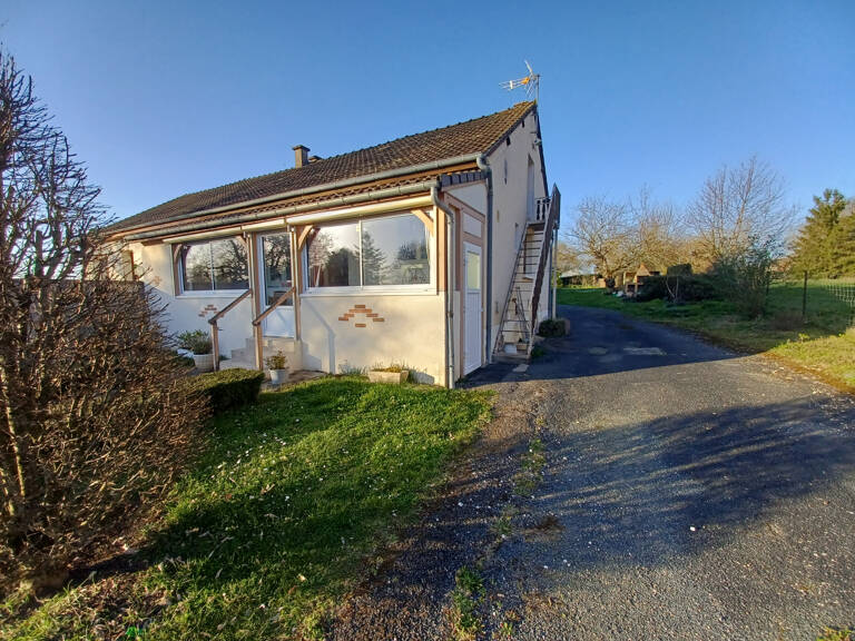 Maison de village avec terrain et dépendances — photo 1