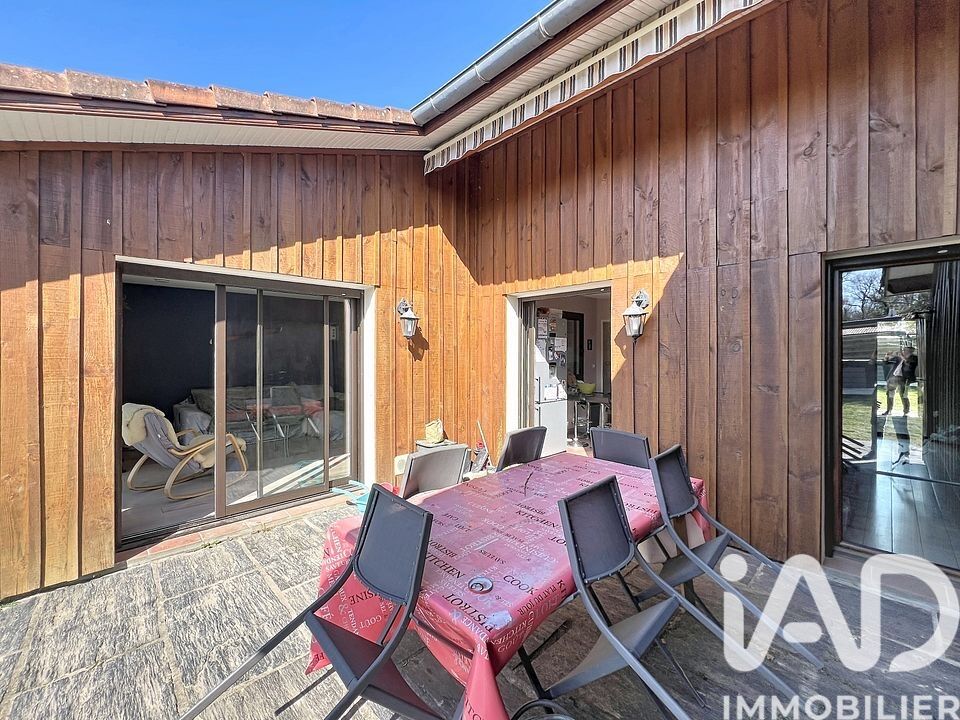 Bretagne-De-Marsan - 122m² - 5p. - 3ch.