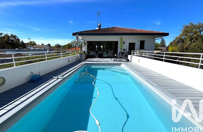Vente Maison/villa 8 pièces — photo 2