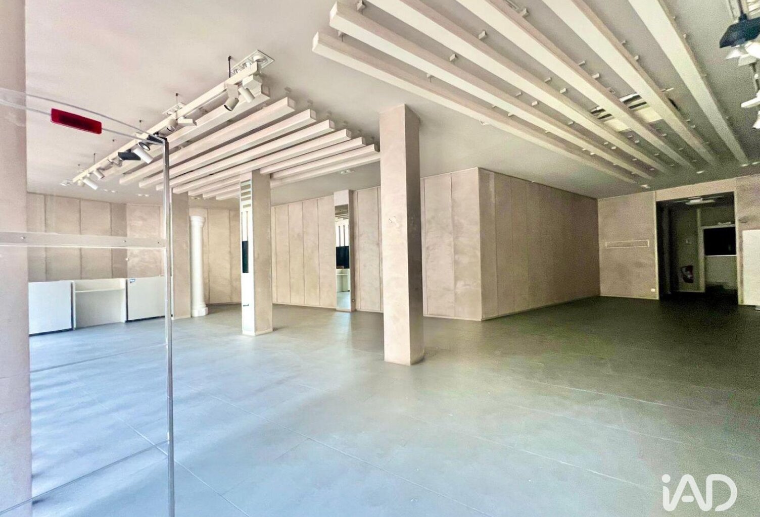 Location Boutique/Local commercial 255 m&sup2; — photo 1