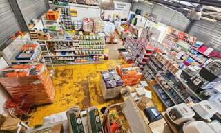 Commerce  298 m² à vendre à Nîmes (30000)