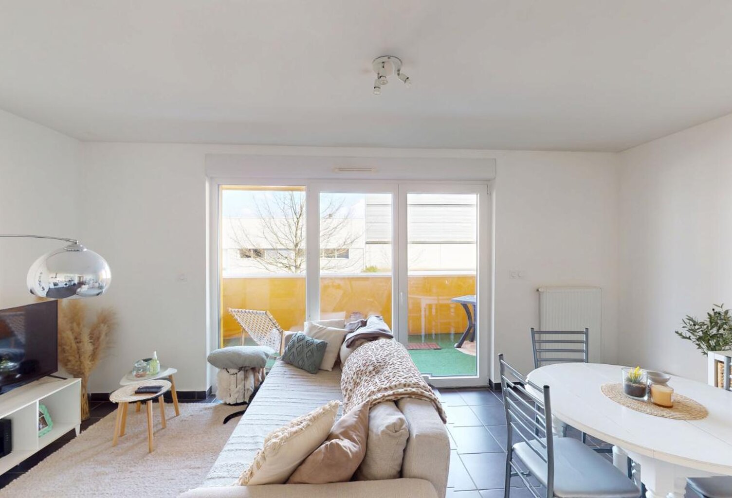 Manom : Appartement T2 de 47 m² vendu loué avec parking privatif — photo 1
