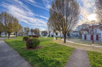 Appartement À Vendre — photo du bien