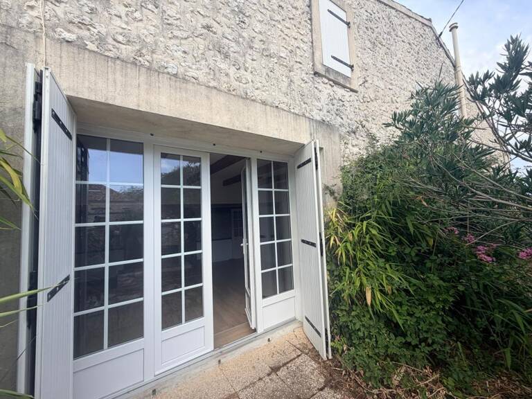 Charme de l’ancien rénové au calme — photo 1