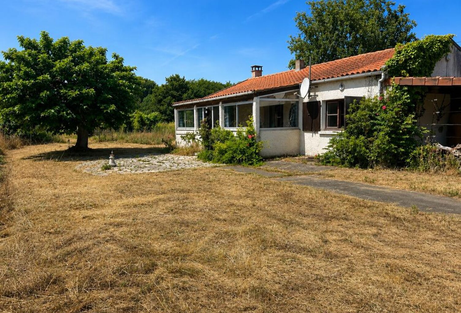 Charmante maison à rénover à proximité immédiate des plages — photo 1