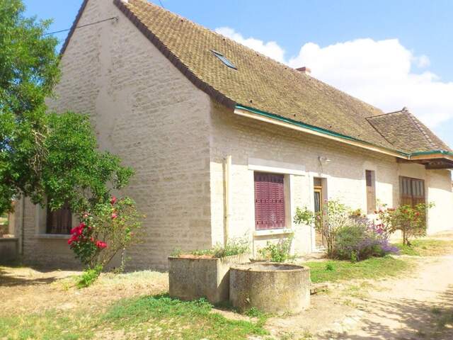 Propriete à vendre 6 pièces SAINT MARCEL (71) + Agrandissemnt possible et terrain à batir - proche des commodites — photo du bien
