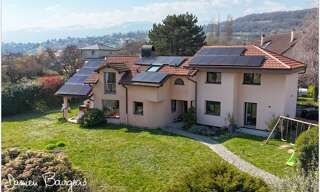 Maison 8 Pièces 186 m² à vendre à Grilly (01220)