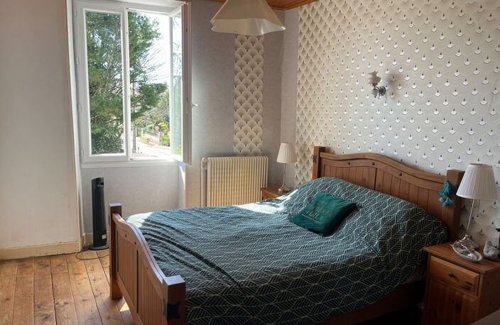 EN EXCLUSIVITÉ ! Maison de 145m² avec dépendances et terrain de 1900m² - LUXÉ (16) — photo 5