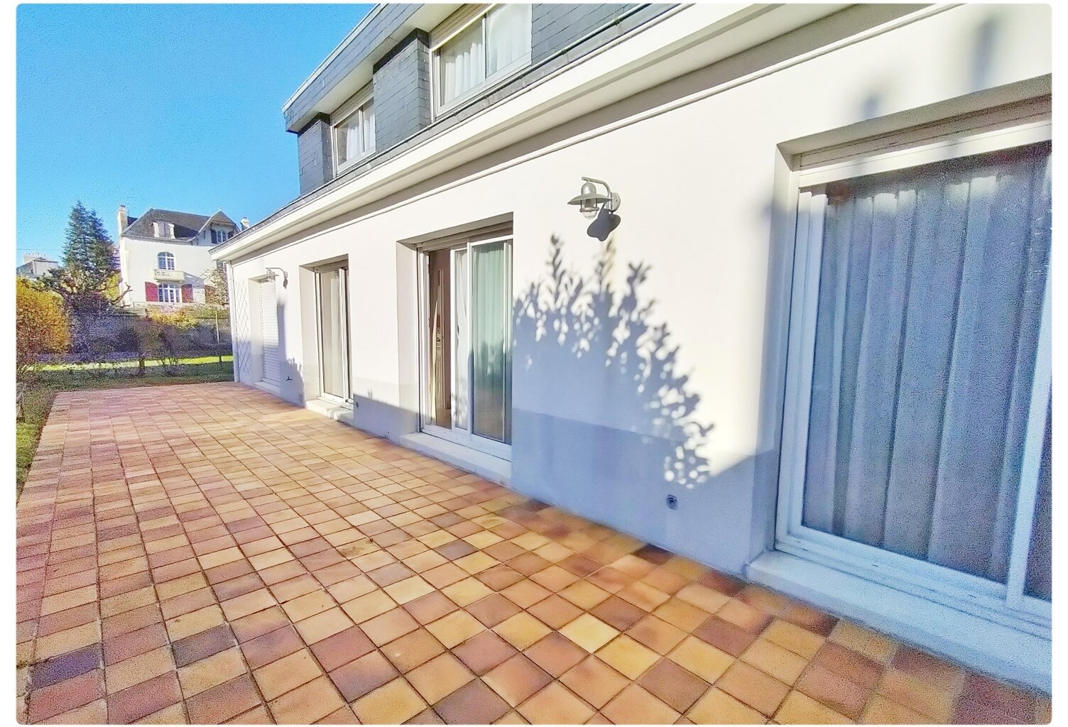 Maison à vendre 9 pièces VANNES (56)-Garage-jardin — photo 1