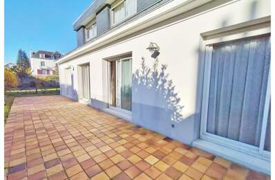 Maison à vendre 9 pièces VANNES (56)-Garage-jardin — photo du bien