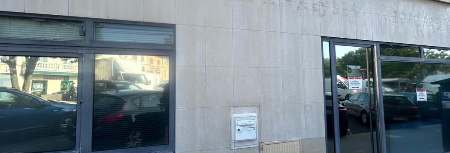 Commerce  68 m² à louer à Saint-Genis-Laval (69230)