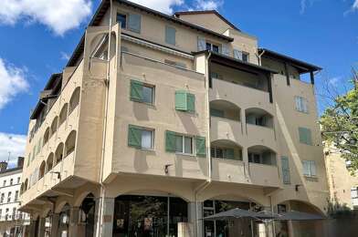 Appartement 4 pièces 240000 €