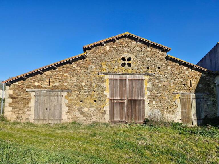 Grange de caractère à réhabiliter – Rocheservière — photo 1