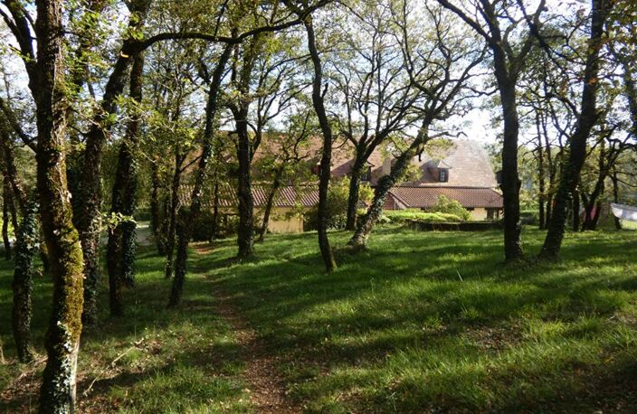 Ensemble immobilier de caractère en Dordogne - grands espaces — photo 2
