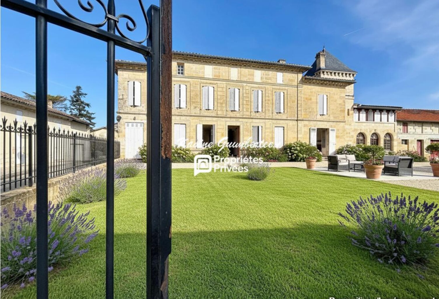 Demeure majestueuse en pierre, avec jardin à rénover — photo 1