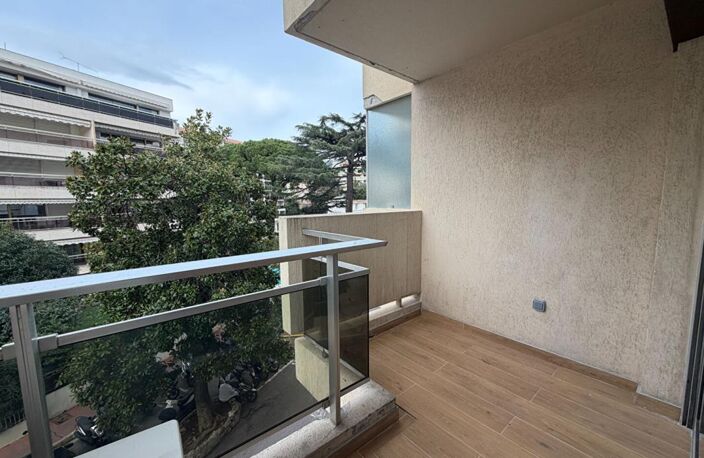 Studio en plein centre de Cannes — photo 4