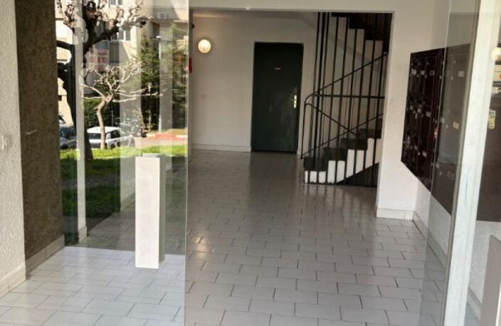 -BASTIA-Appartement T3  60m2 Résidence de 3 niveaux Cave Parking — photo 2