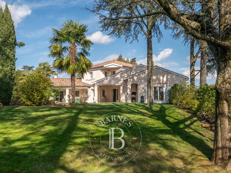 ECULLY - Maison familiale de 213 m²  - Piscine - Terrain de 1987 m² - 4 chambres — photo 1