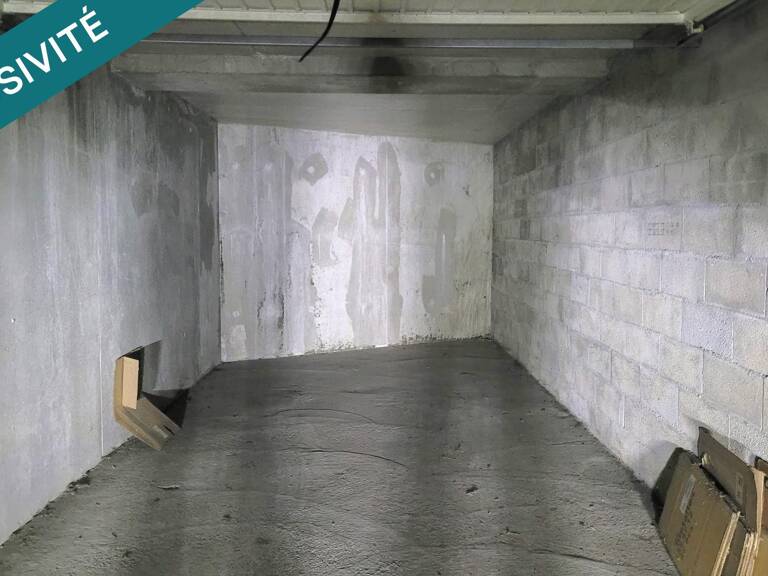 Besoin d'un box fermé spacieux à Moulin à Vent Vénissieux ? — photo 1