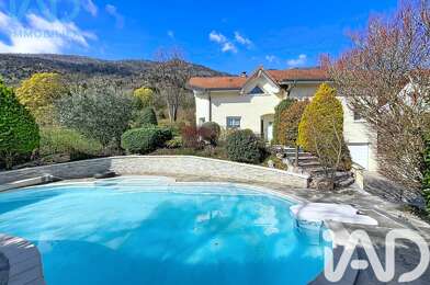 Maison 5 pièces 749000 €