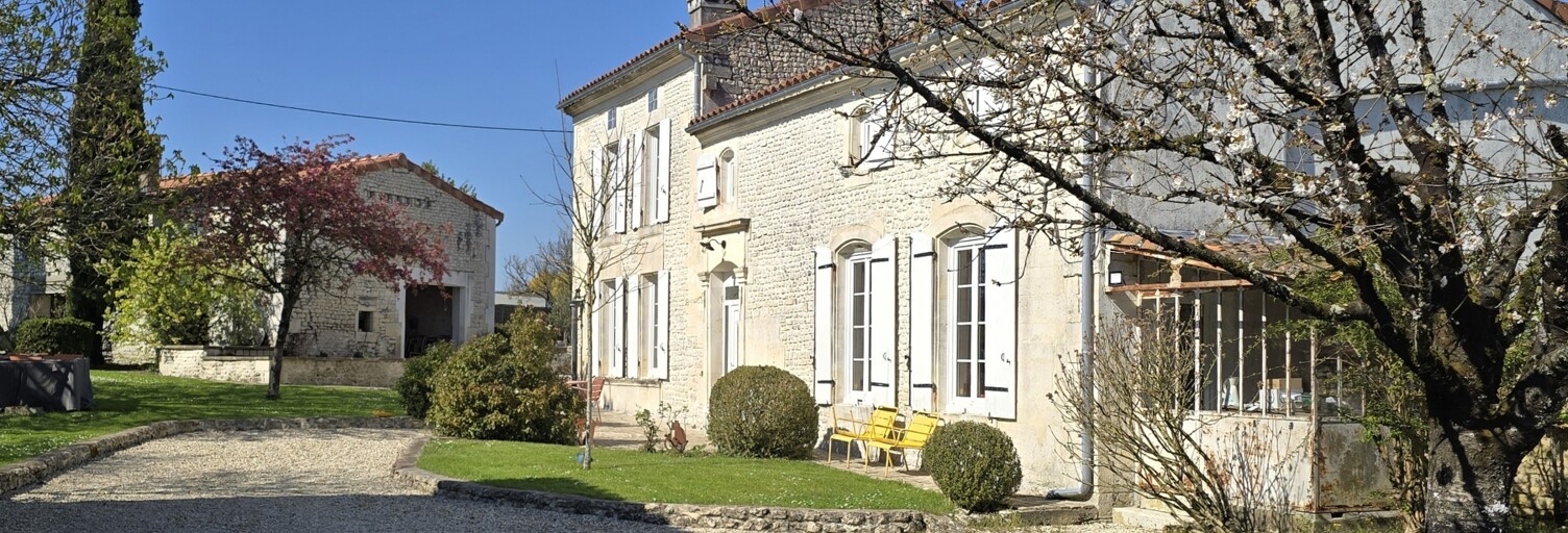 Maison 5 Pièces 186 m² à vendre à Angeac-Champagne (16130)
