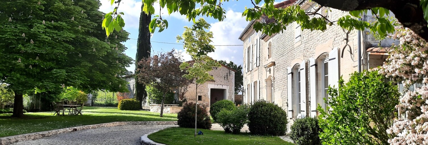 Maison 5 Pièces 186 m² à vendre à Angeac-Champagne (16130)