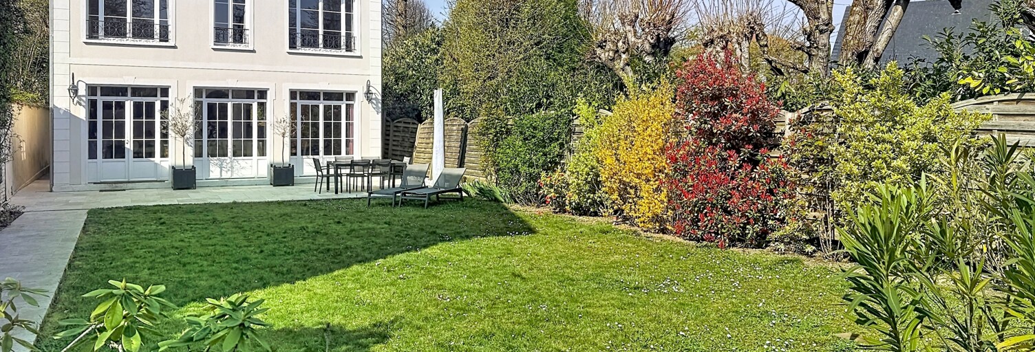 Maison 8 Pièces 174 m² à vendre à Vaucresson (92420)