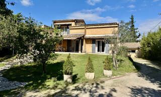 Maison 8 Pièces 202 m² à vendre à Orange (84100)