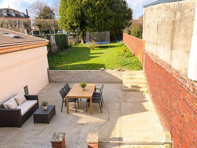 Maison familiale 6 chambres, jardin, garage + duplex loué 600 €/mois Centre de Saint-Just-en-Chaussée (Oise) — photo du bien