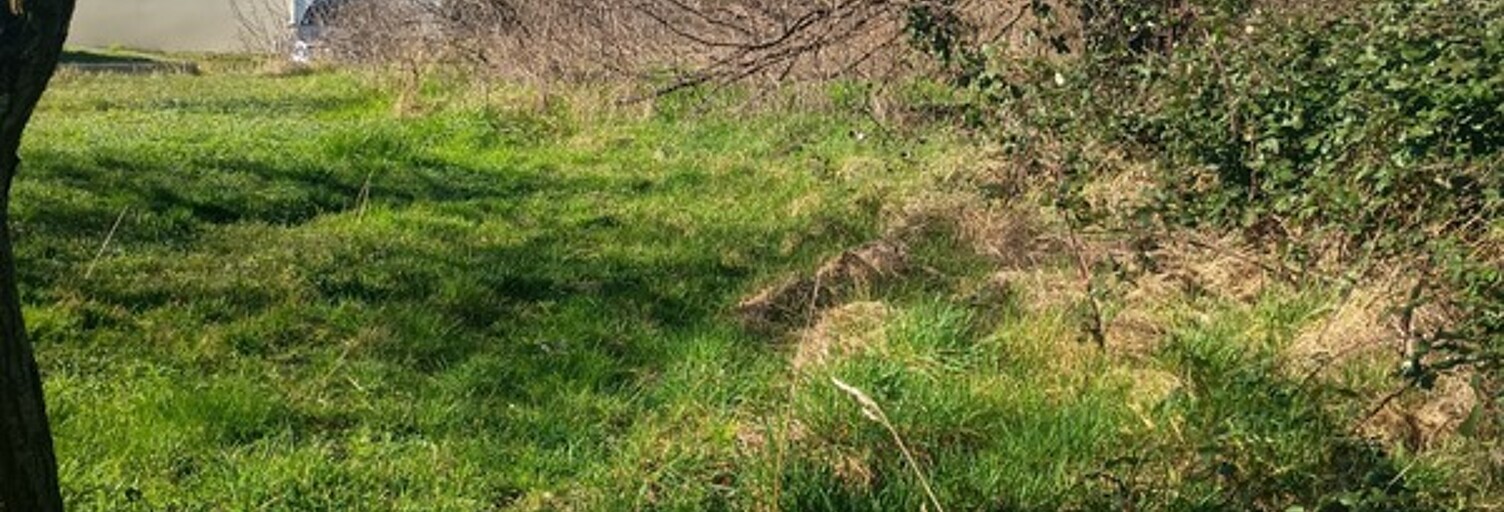 Terrain  884 m² à vendre à Cournon-d'Auvergne (63800)