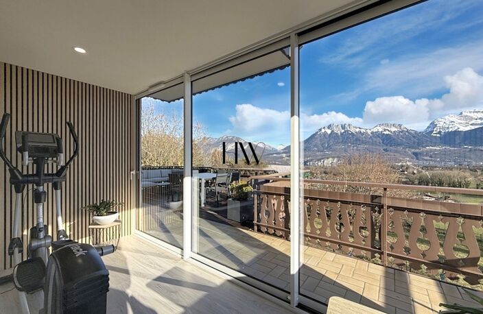 Chalet à vendre - entièrement rénovée avec vue panoramique lac et montagne -  8 pièces SEVRIER (74) — photo 4