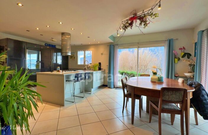 Maison à vendre 6 pièces AITON (73), Vue Dégagée, Maurienne Savoie, 4 chambres, montagne — photo 2