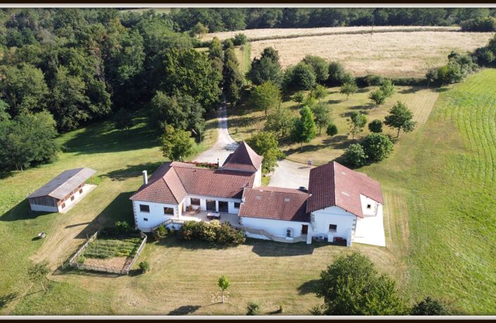 PROPRIETE 13 Ha - MAISON DE MAITRE + APPARTEMENT - CLASSE ENERGIE B — photo 3
