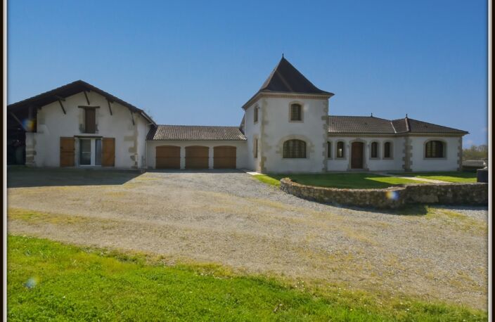 PROPRIETE 13 Ha - MAISON DE MAITRE + APPARTEMENT - CLASSE ENERGIE B — photo 4