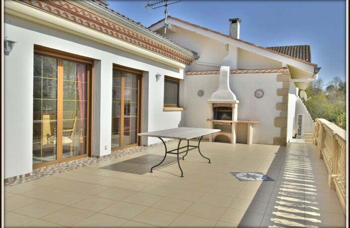 PROPRIETE 13 Ha - MAISON DE MAITRE + APPARTEMENT - CLASSE ENERGIE B — photo 5