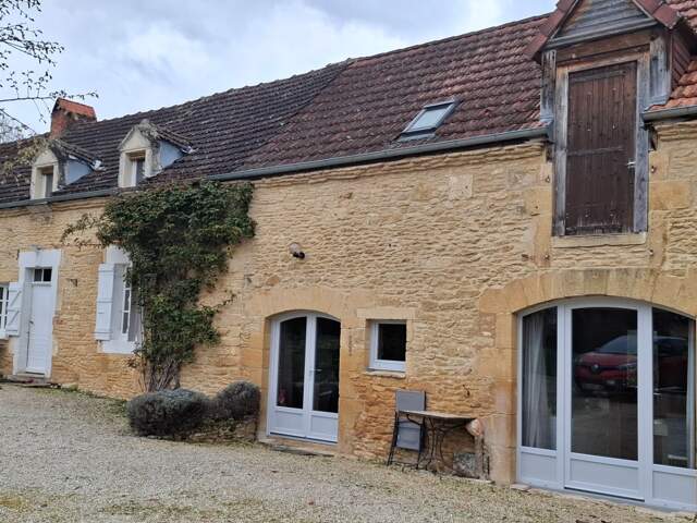 SAINT GENIES (24), vente propriété 277 m2 sur 4 ha, gîtes en activité — photo du bien