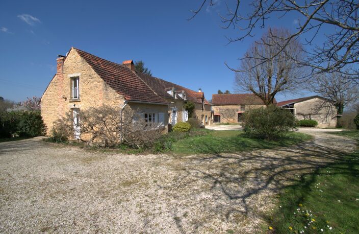 SAINT GENIES (24), vente propriété 277 m2 sur 4 ha, gîtes en activité — photo 3