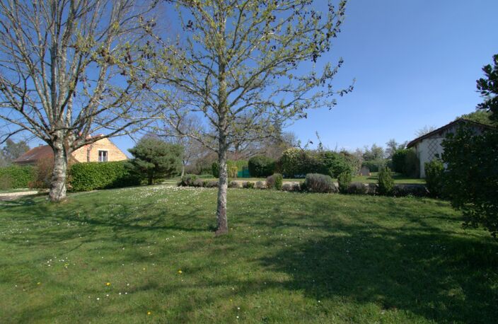 SAINT GENIES (24), vente propriété 277 m2 sur 4 ha, gîtes en activité — photo 5