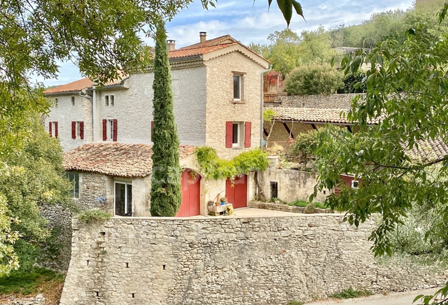 Dpt Gard (30), à vendre proche de BARJAC, aux portes de l'Ardèche, ancien Mas avec gîtes de 350 m² - Terrain de 5 000 m² avec piscine — photo 1