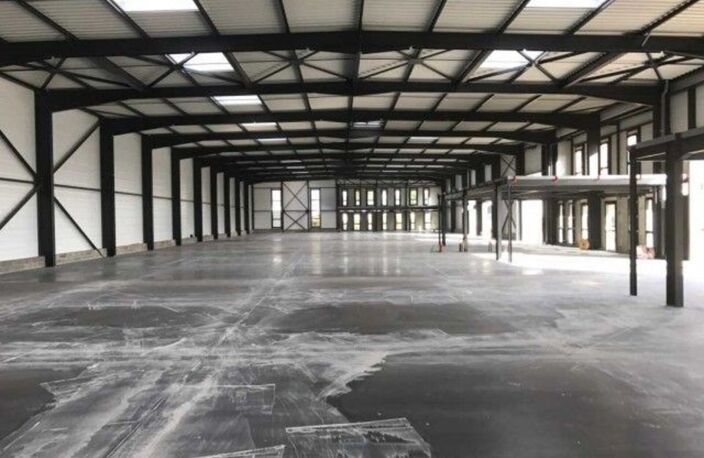 Dpt Rhône (69), A LOUER  LYON NORD  -  LOCAL 4 000 m2 – pour activités ou Karting — photo 2