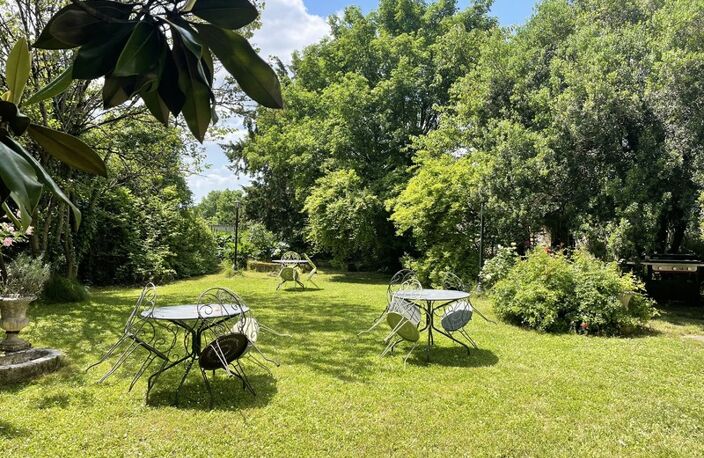 Château + gîte avec activité d’hébergement touristique proche de COGNAC (16) — photo 3